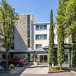 Park Lane Suites & Inn