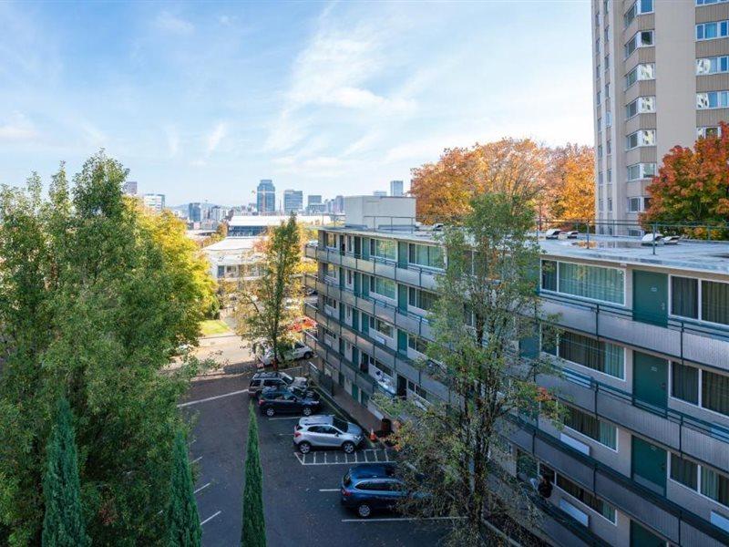 Park Lane & Hotel 3*